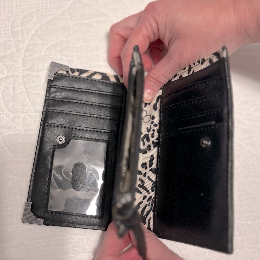 Jessica Simpson Wallet - Picture 4 of 6